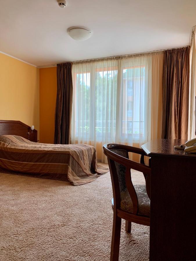 Hotel Elena ヴェリコ・タルノヴォ エクステリア 写真