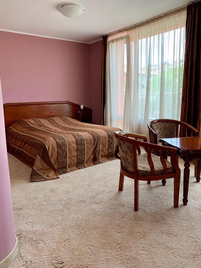 Hotel Elena ヴェリコ・タルノヴォ エクステリア 写真