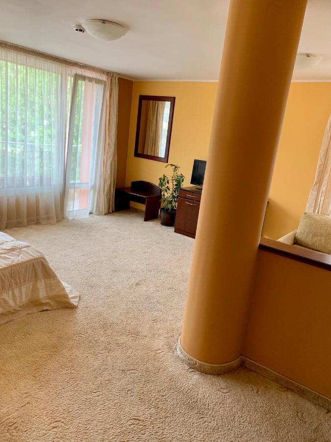 Hotel Elena ヴェリコ・タルノヴォ エクステリア 写真