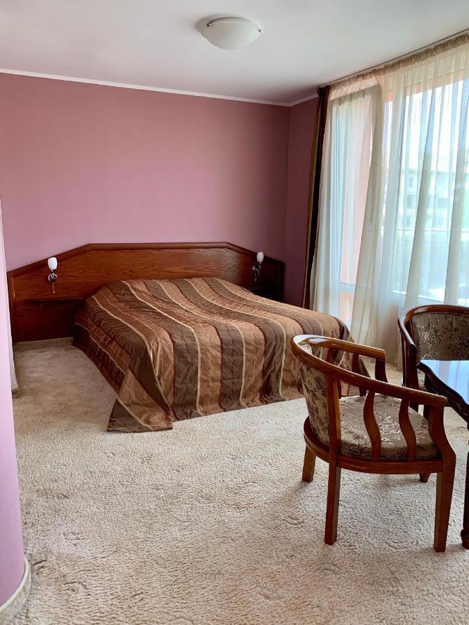 Hotel Elena ヴェリコ・タルノヴォ エクステリア 写真