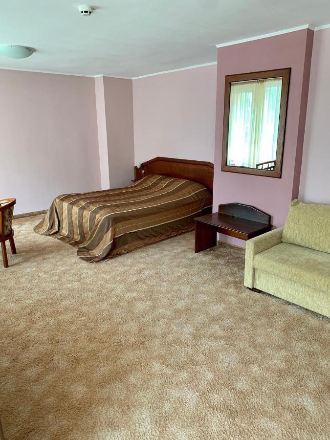 Hotel Elena ヴェリコ・タルノヴォ エクステリア 写真