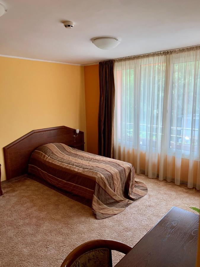 Hotel Elena ヴェリコ・タルノヴォ エクステリア 写真